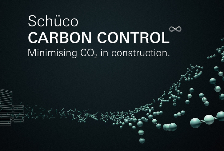 Mit Schüco Carbon Control lassen sich das komplexe Thema Dekarbonisierung und das umfangreiche Schüco Angebot passgenau 
aufeinander abstimmen. - © Schüco International KG
