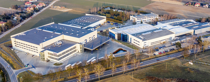 An ihrem nordwestlich von Warschau gelegenen Hauptsitz in Płock entwickelt und fertigt die Ponzio Polska Aluminiumsysteme für unterschiedliche Anwendungs­gebiete in der Bauindustrie.