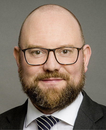 Thomas Drinkuth, der Leiter der „Repräsentanz Transparente Gebäudehülle“ ist im politischen Berlin bestens vernetzt.