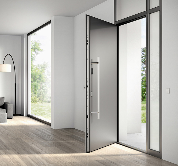 Mehrfachverriegelungssysteme von ­Roto für höchste ­Ansprüche an ­Einbruchschutz und Bedien­komfort: „Roto Safe A | Tandeo“ und „Roto Safe E | Eneo A“.