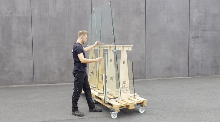 Die Eloorac Gestell-Systeme lassen sich clever mit Paletten kombinieren