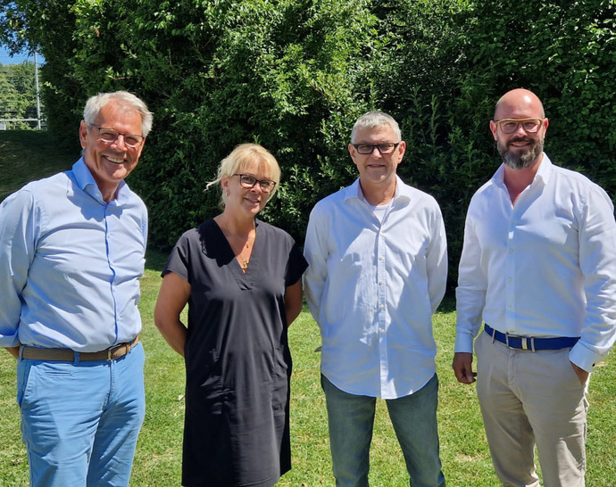 Gelungene Übernahme (v.l.): Hermann Schüller, geschäftsführender Gesellschafter Semco, die ehemaligen Inhaber von Glas Spiegel, Altenkirchen, Silke und Jörg Petran sowie Michel Schüller, der die GL im neu erworbenen Unternehmen übernimmt. - © Semco
