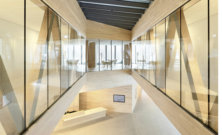 Das neue Nationalparkzentrums Ruhestein im Schwarzwald ist ein ein sehr besonderes Gebäude aus heimischem Holz und viel Glas.