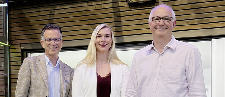 Semco-Verkaufsleiter Ulrich Holz und Semco- Vertriebsinnendienstleiterin Laura ­Broek sowie  Wolfgang Fäßle, kaufmännischer Leiter von Weinor.