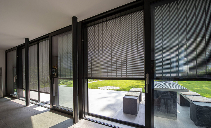 Die richtig konfigurierten Sonnenschutzsysteme können dabei helfen, den Komfort im Alter zu erhöhen und  ­ stellen ebenfalls eine langfristige Investition in die Gesundheit dar.