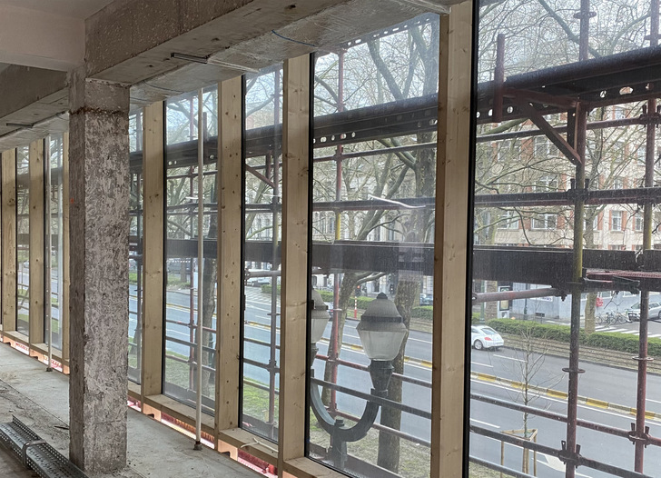 Derzeit werden die insgesamt 335 eyrise s350 Module für die Fassade von ‚The Precedent‘ installiert.