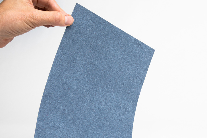 Dieses Spezialpapier lässt sich als Trennlage beim Laminieren einsetzen.