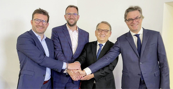 v.l.: Jean-Pierre Liebot (President der Groupe Liebot), Carl Struth + Reinard Walter (Co-Aktionäre der PaX AG),  Bruno Leger (Generaldirektor der  Groupe Liebot).