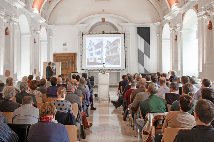 Vom 30. November bis 01. Dezember 2023 wird das Stadthaus Ulm zum Treffpunkt für Experten und Fachleute aus den Bereichen Architektur, Handwerk und Denkmalpflege.