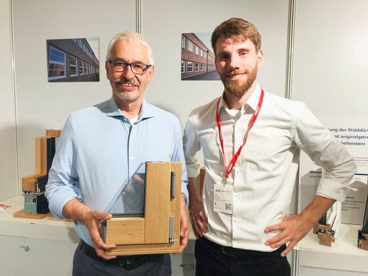 BPH-Geschäftsführer Kai Pless (r.) und der Vorsitzende Eduard Appelhans (hier ein Bild von der FENSTERBAU 2022). - © BPH
