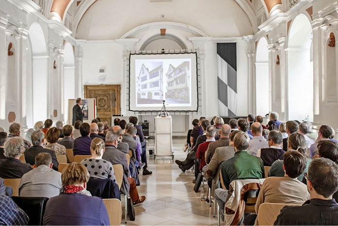 Vom 30. November bis 01. Dezember 2023 wird das Stadthaus Ulm zum Treffpunkt für Experten und Fach­leute aus den Bereichen Architektur, Handwerk und Denkmalpflege. - © Foto: PaX AG
