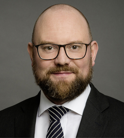 Thomas Drinkuth, der Leiter der „Repräsentanz ­Transparente Gebäudehülle“ ist im politischen Berlin bestens vernetzt.