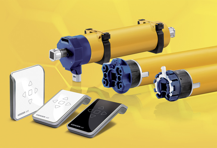 Intelligente, bidirektional vernetzte Antriebe lassen sich mühelos und kabellos per Hand- und Wandsender oder über eine Smart Home Lösung steuern.