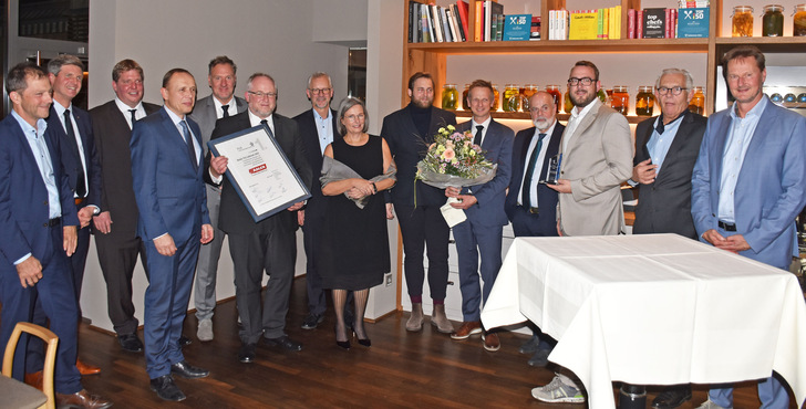 In der Feierstunde am 08. November in Ulm. In der Bildmitte zu sehen: Andrea Berghofer, Geschäftsführerin bei Adler
