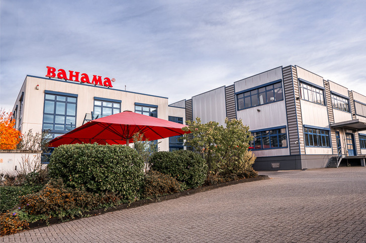 Bahama konnte in den letzten Jahren auch dank der wertvollen Partnerschaften mit seinen Fachhändlern und Kunden deutlich wachsen und hat sich zu einem Unternehmen mit nunmehr über 100 Mitarbeitern entwickelt.