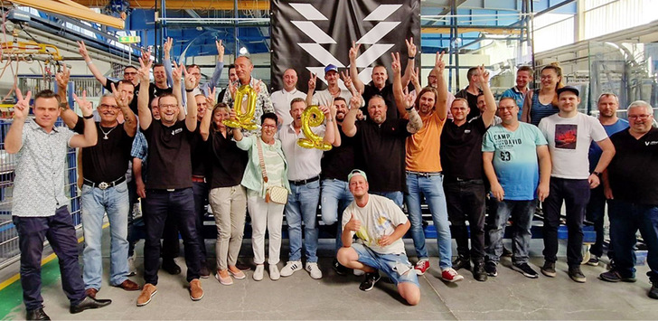 Das Team der vandaglas GmbH feierte mit einem großen Fest das 90-jährige Jubiläum von Döring Glas in Berlin. - © Foto: vandaglas
