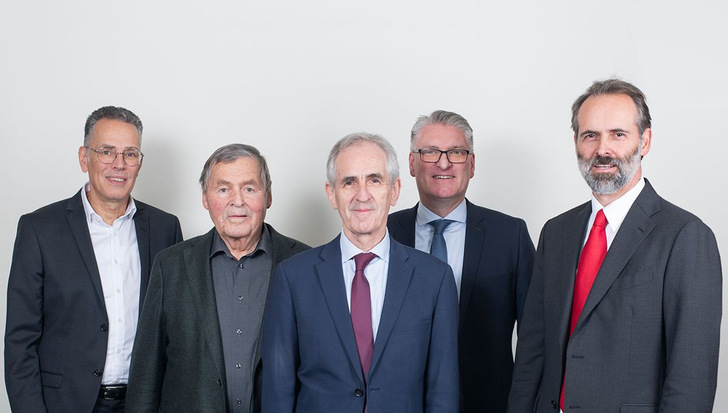 Vorstände und Geschäftsleitung von Gütegemeinschaft und EPPA Deutschland. V.l.n.r.: Dr. Michael Stöger (Vorsitzender GKFP), Dr. Heyo Schmiedeknecht (langjähriger Vorsitzender des QKE e.V.), G. Feigenbutz, Dirk Richard Schmidt (GF GKFP), Patrick Seitz (Vorsitzender EPPA Deutschland).