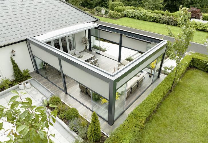 Die Hauptanforderung war der Schutz vor der Witterung, aber auch die Möglichkeit, an einem sonnigen Tag die Sonne ohne Einschränkungen genießen zu können.