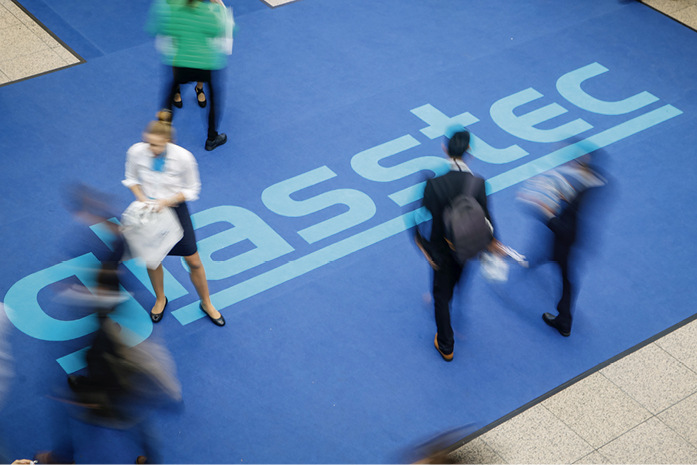 Die glasstec ist die Weltleitmesse der Glasbranche mit zuletzt mehr als 1230 Ausstellern aus über 50 Ländern. - © Foto: Messe Düsseldorf / ctillmann
