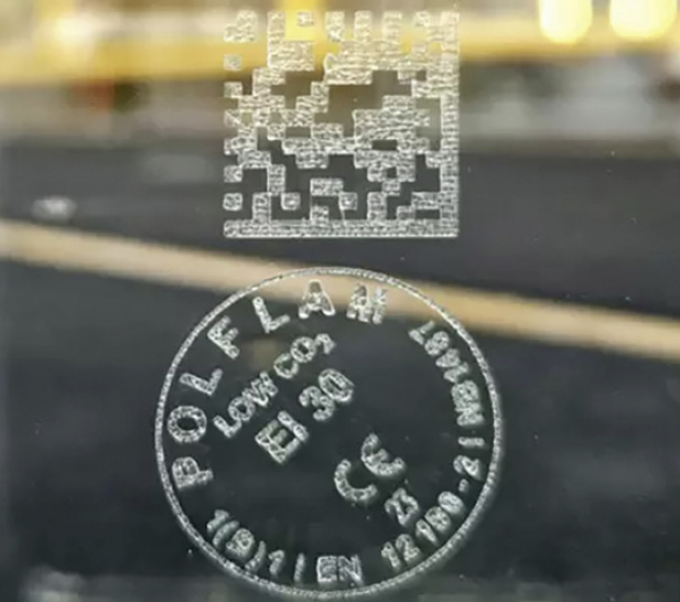  Das CO2-arme Brandschutzglas Gaia von ­P﻿olflam ist an der Produktkennzeichnung „LOW CO2“ zu erkennen.