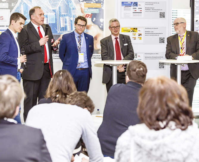 Zuhören und live mitzudiskutieren bieten Veranstaltungen wie das Smart Home oder Tor­forum auf der R+T. - © Foto: Messe Stuttgart
