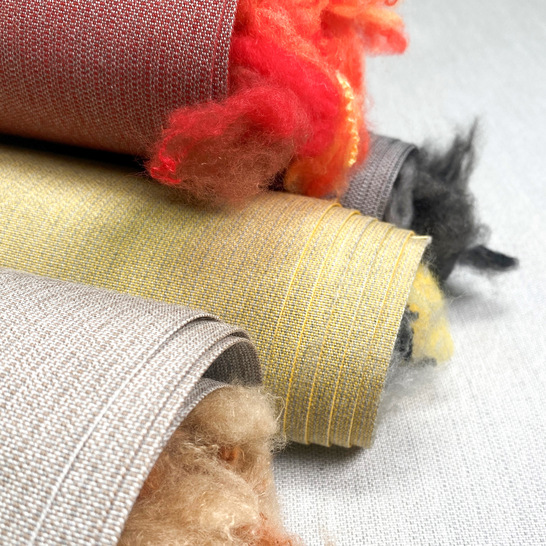  Dank des raffinierten Dessins aus der Hand der Chef-Designerin Cornelia Pongritz kann eine konstante Farbdarstellung für erhebliche Mengen garantiert werden.