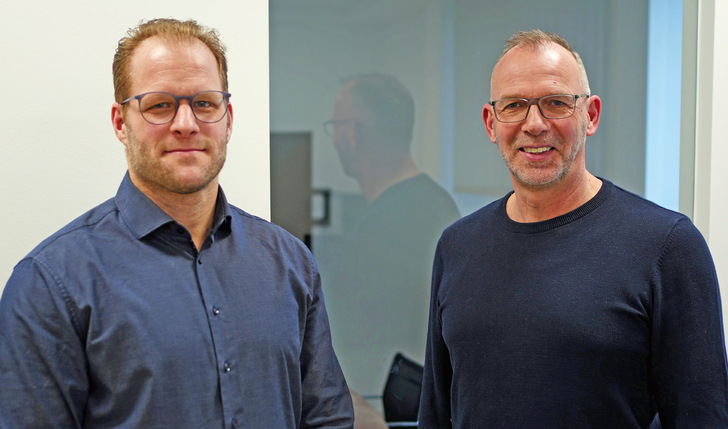  Christian Michels begrüßt Jochen Frank als technischen Leiter im Superview-Team