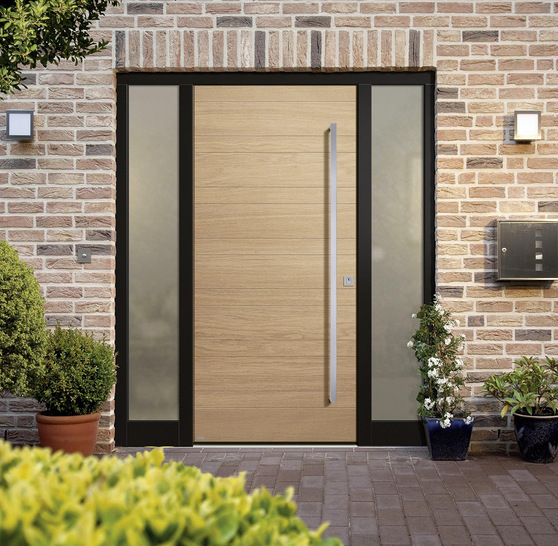  Für hochwertige Eichen-Haustüren, wie sie von Rekord Fenster und Türen in Norddeutschland hergestellt werden, ermöglicht CCT den perfekten Mix aus natürlicher Optik und dauerhaftem Schutz.