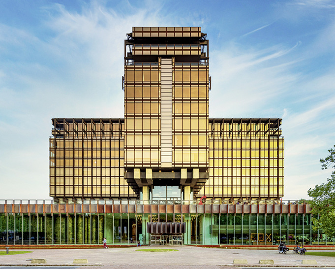  Das „Royale Belge“ in Brüssel (ehemals AXA) besitzt ipasol ultraselect 62/29 Gläser von AGC ­Interpane, die unter Einsatz von Coating on Demand gefertigt sind.