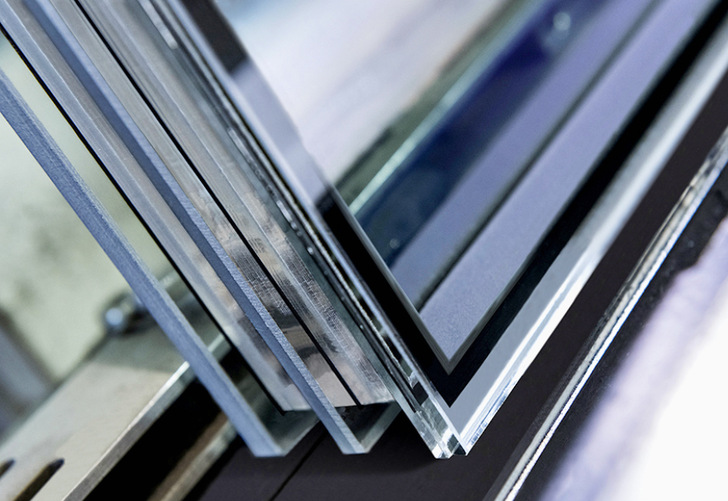  Auch Fensterbauer profitieren vom automatisierten Spacerauftrag auf die Scheibe.