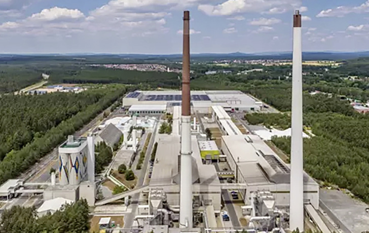  Blick auf das Werk der NSG Group in Weiherhammer.