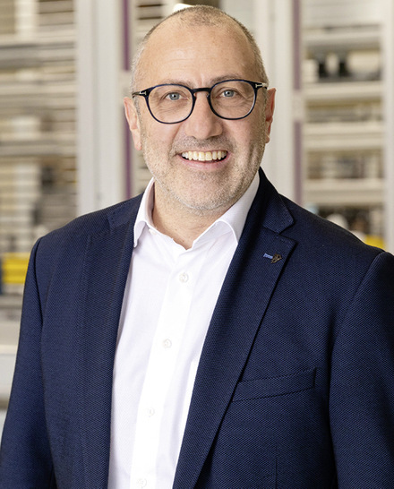 Andreas Kraler ist davon überzeugt, dass ein breites Produktportfolio, höchste Qualitätsansprüche und ungebrochene ­Innovationskraft eine Erfolgskombination darstellen, die auch in schwierigen Zeiten funktioniert. - © Foto: Hella
