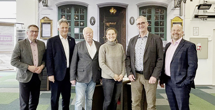  v. l. n. r. Wilhelm Grafen (stv. Hauptgeschäftsführer HWK Aachen), Ingo Plück (Hauptgeschäftsführer BVRS), Peter Blum (stv. Fraktionsvorsitzender im Rat der Stadt Aachen), Julia Brinner, (Fraktionsvorsitzende und umweltpolitische Sprecherin im Rat der Stadt Aachen), Georg Nüssgens (Geschäftsführer Roll­laden Kutsch, Simon Schmid (Kommunikation BVRS)