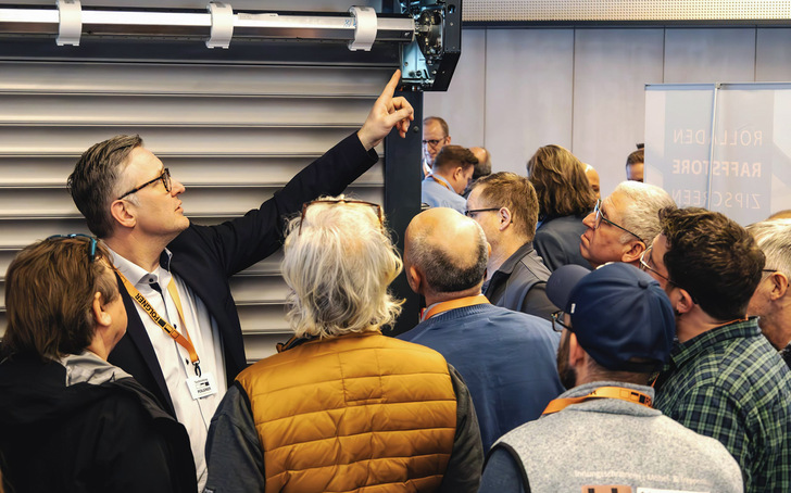  Die Einführung des neuen Folgner Rolltorprogrammes ist gestartet. Die Präsentation von Michael Colling, ­verantwortlich für die Rolltor-Entwicklung, erzielte großes Interesse.