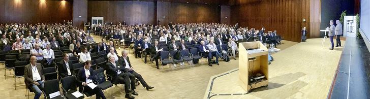 Ein Bild von den Fenstertagen 2023 – das ift konnte über 700 Teilnehmer zu der Veranstaltung nach Rosenheim versammeln.