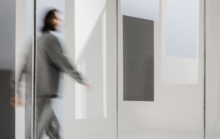 Auf der Weltleitmesse R+T in Stuttgart wurde jüngst die neue Innenkollektion mit 6 Produktgruppen unter der kürzlich eingeführten Marke Mermet präsentiert.