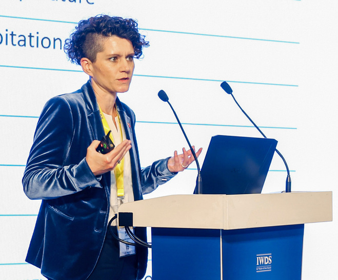 ITRS Präsidentin Sandra Musculus war mit dem  Thema Nachhaltigkeit mit Sonnnenschutz als Keynote Speaker am IWDS und an der anschließenden Panel Discussion auf der R+T Asia in Shanghai beteiligt.