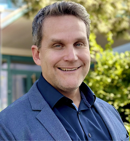 Björn Kuhnke arbeitet seit 7 Jahren in der R+S Branche, und war vorher als Sachverständiger im ­Wärme- und Schallschutz tätig.﻿