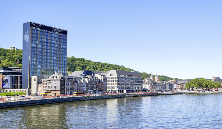 Das Hochhaus „Cité Administrative“ in Lüttich gilt als Wahrzeichen der Stadt und wurde umfangreich saniert und zu einem nahezu CO2-neutralen Gebäude umgewandelt.