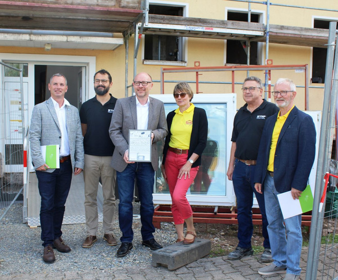 Von links nach rechts - Axel Fuhrmann (VEKA UT), Maik Müller (TMP). Michael Vetter (Rewindo), Andrea Abicht (Vorstand WSG), Reinhard Gräser (TMP) und Rüdiger Schaller (WSG)
