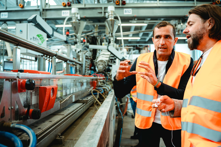 59 Kunden folgten der Einladung von Salamander nach Toruń und Wloclawek. Aus Türkheim reisten u.a. die geschäftsführenden Gesellschafter an, Götz (im Bild links) und Till Schmiedeknecht sowie Wolfgang Sandhaus.