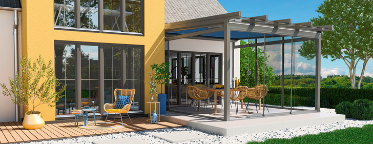 Die Produkte der Qube-Serie als auch die Terrassendächer von Erhardt eignen sich perfekt zur nachträglichen Erweiterung mit Glasschiebeelementen.