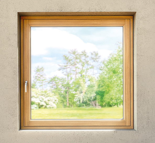 Einschließlich der im Flügelfalz völlig verdeckt liegenden Axer- und Ecklager sind alle Bauteile der Bandseite „Roto NX | C“ von außen nicht sichtbar im Fensterrahmen und -flügel integriert.