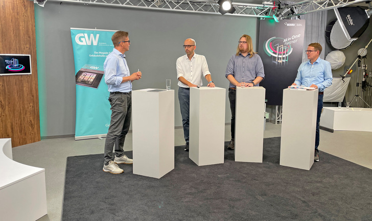 v.l.: Beim Thementag Effizienz diskutierte GW-Chefredakteur Daniel Mund gemeinsam mit den Experten Peter Hertlein, Moritz Ebert und Robert Leinert zum Thema Effizienz im Fensterbau.