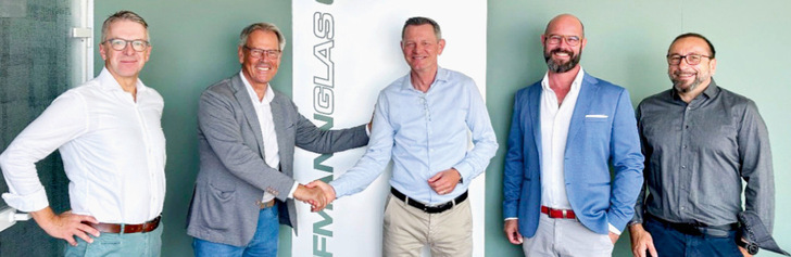 v.l.: Bernhard Feldmann (Semco), Hermann Schüller (Semco), ­Thorsten Hoffmann (­HoffmannGlas), Michel Schüller (Semco) und ­Alexander ­Akgül (Semco).