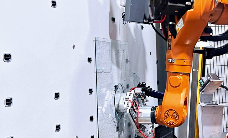 Auch am Stand von systron ­stehen die Themen Automation und Robotereinsatz im Fokus,