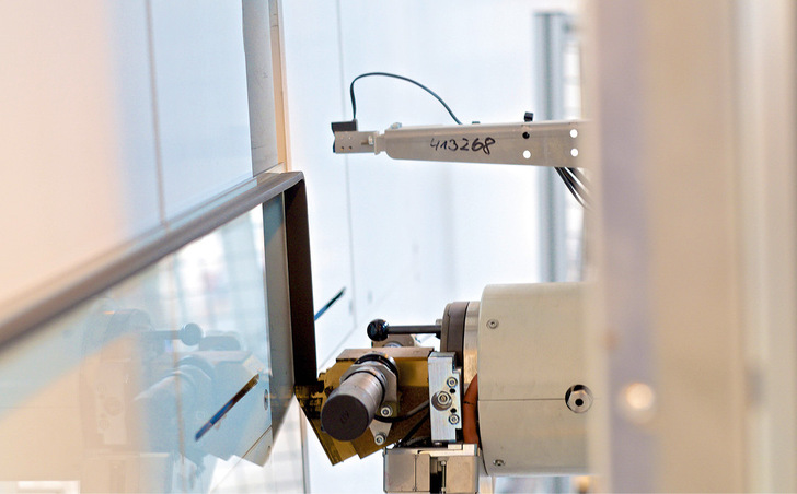 Der thermoplastischen Abstandhalter Ködispace 4SG lässt sich in heißen wie in ­kalten Klimazonen einsetzen. Zudem ist damit eine exakte, robotergestützte ­Fertigung von Isoliergläsern möglich.