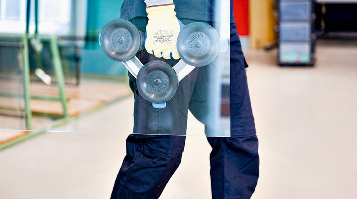 Die Akkusaugheber von Bohle lassen sich auf der 
Baustelle und in der Produktion undeinsetzen.