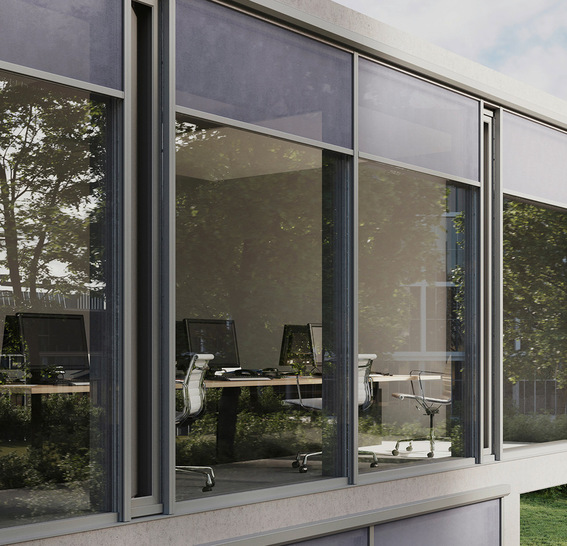 Mit dem VS Z CS hat heroal eine effektive Lösung für die ­Verschattung von Pfosten-Riegel-Fassaden entwickelt.