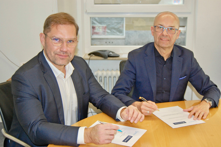 Robert Nowak (r.), Gründer und Inhaber von Okna Nowak und Tomasz Polaczek von Winsta.